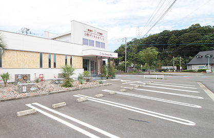 伊万里市東山代町・小野デンタルオフィス・広くて駐車しやすい！